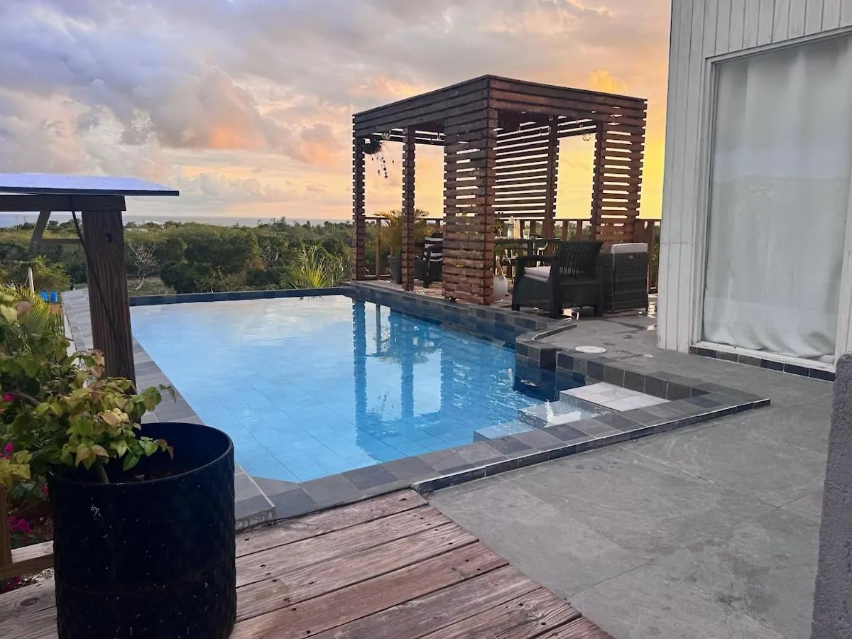 Lush Relaxing Coastline Villa With Private Pool 트레저 비치