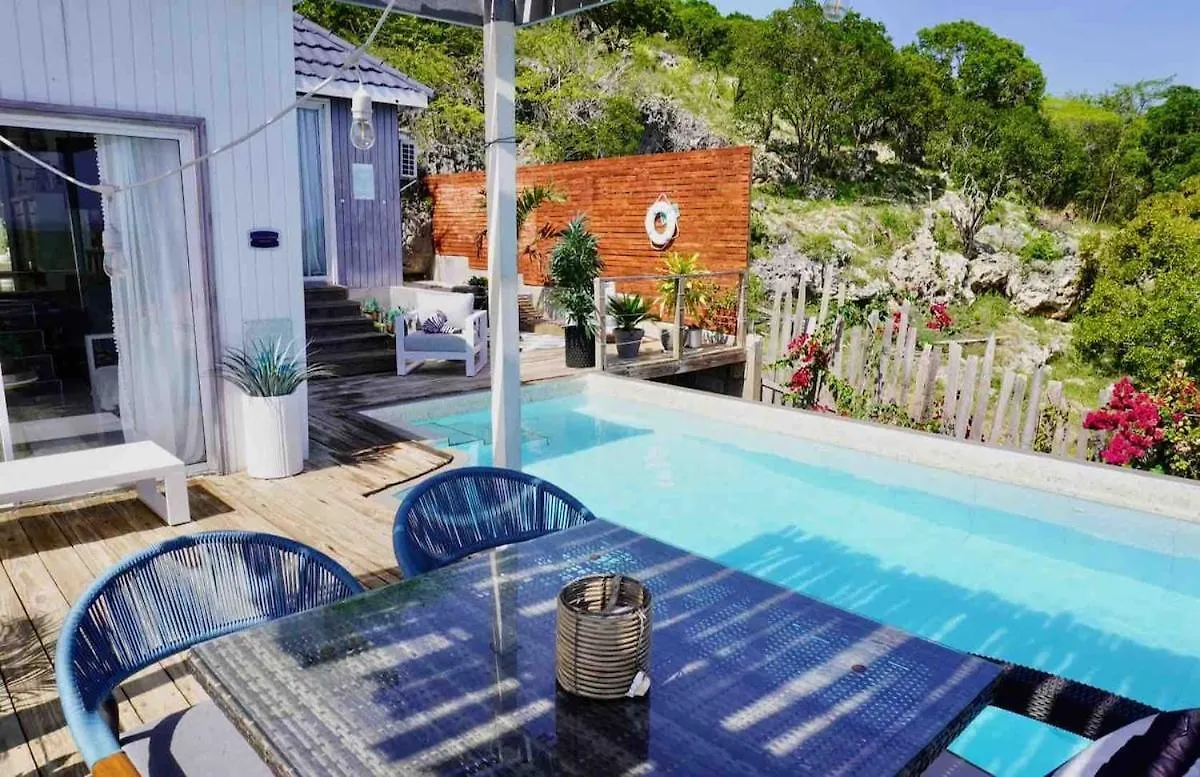 Lush Relaxing Coastline Villa With Private Pool 트레저 비치