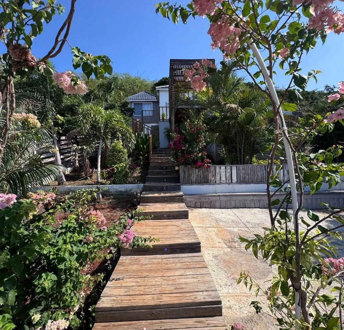 Lush Relaxing Coastline Villa With Private Pool 트레저 비치