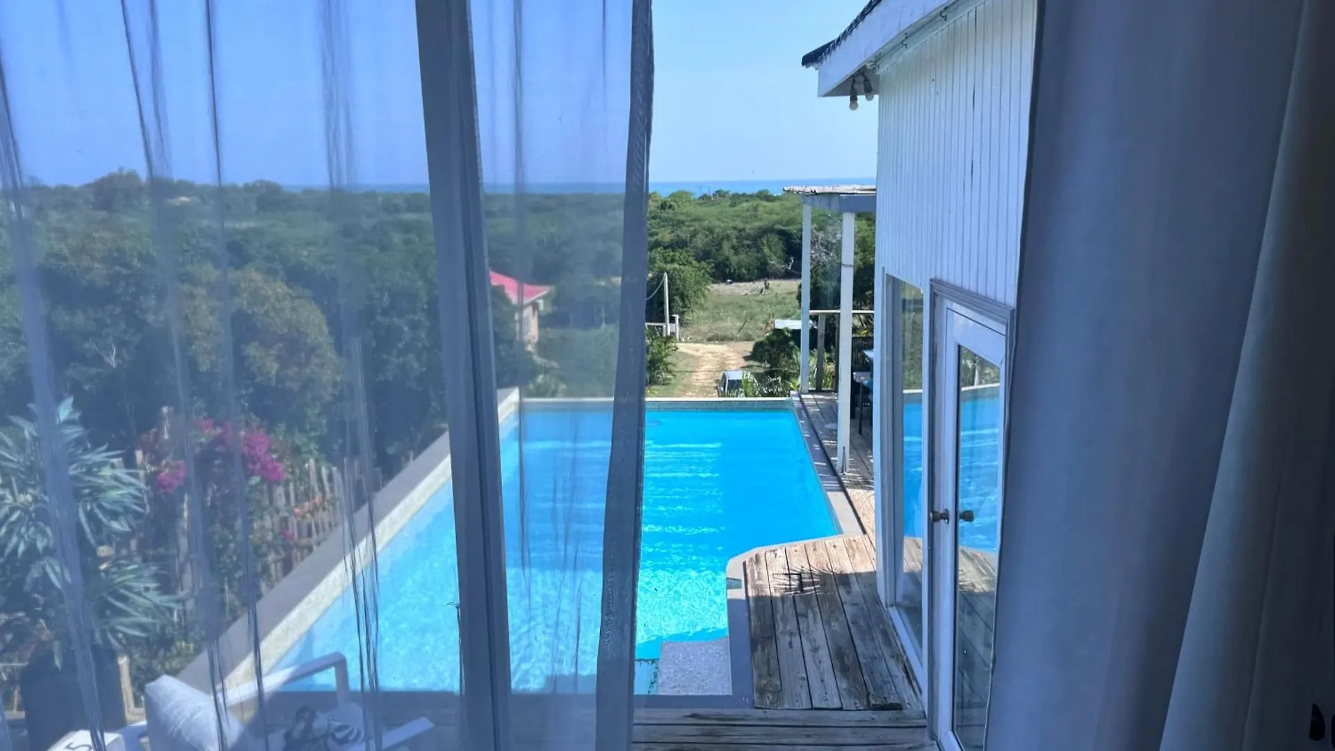 Lush Relaxing Coastline Villa With Private Pool 트레저 비치 자메이카