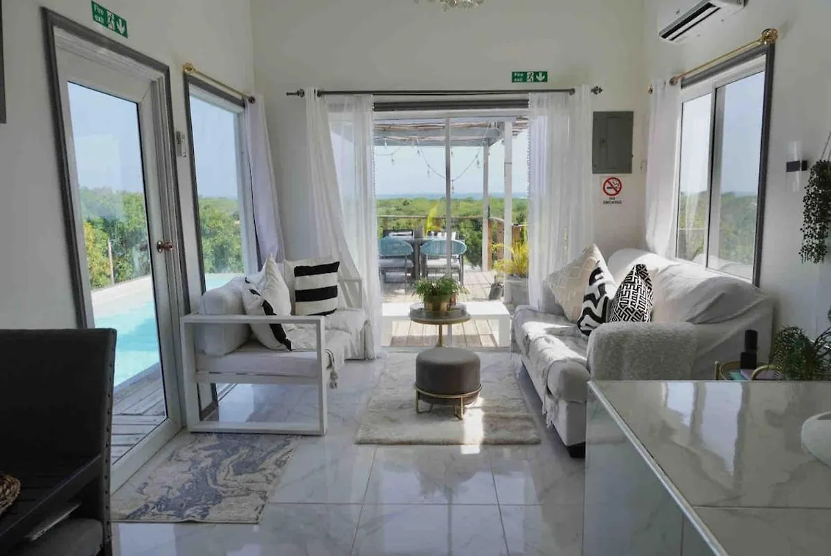 Lush Relaxing Coastline Villa With Private Pool 트레저 비치 자메이카