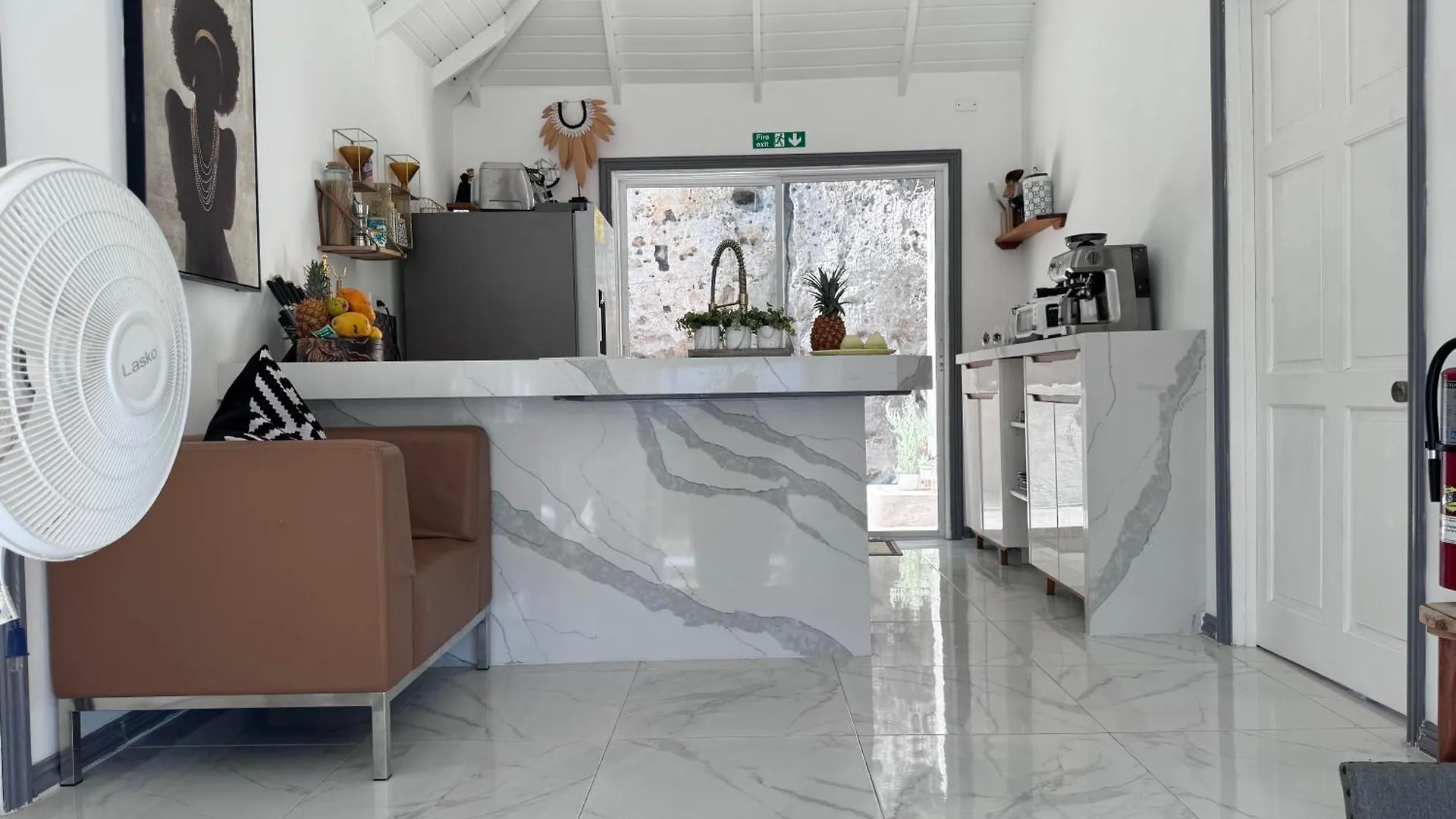 Lush Relaxing Coastline Villa With Private Pool 트레저 비치 0*,  자메이카