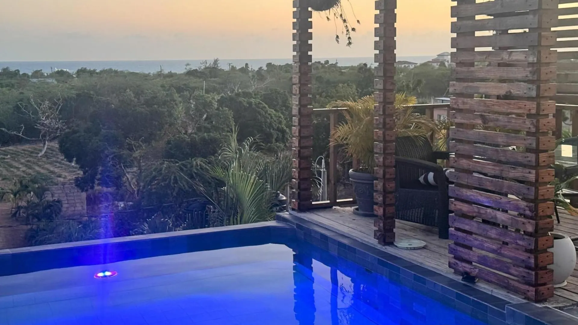Lush Relaxing Coastline Villa With Private Pool Treasure Beach 0*,  Jamaica